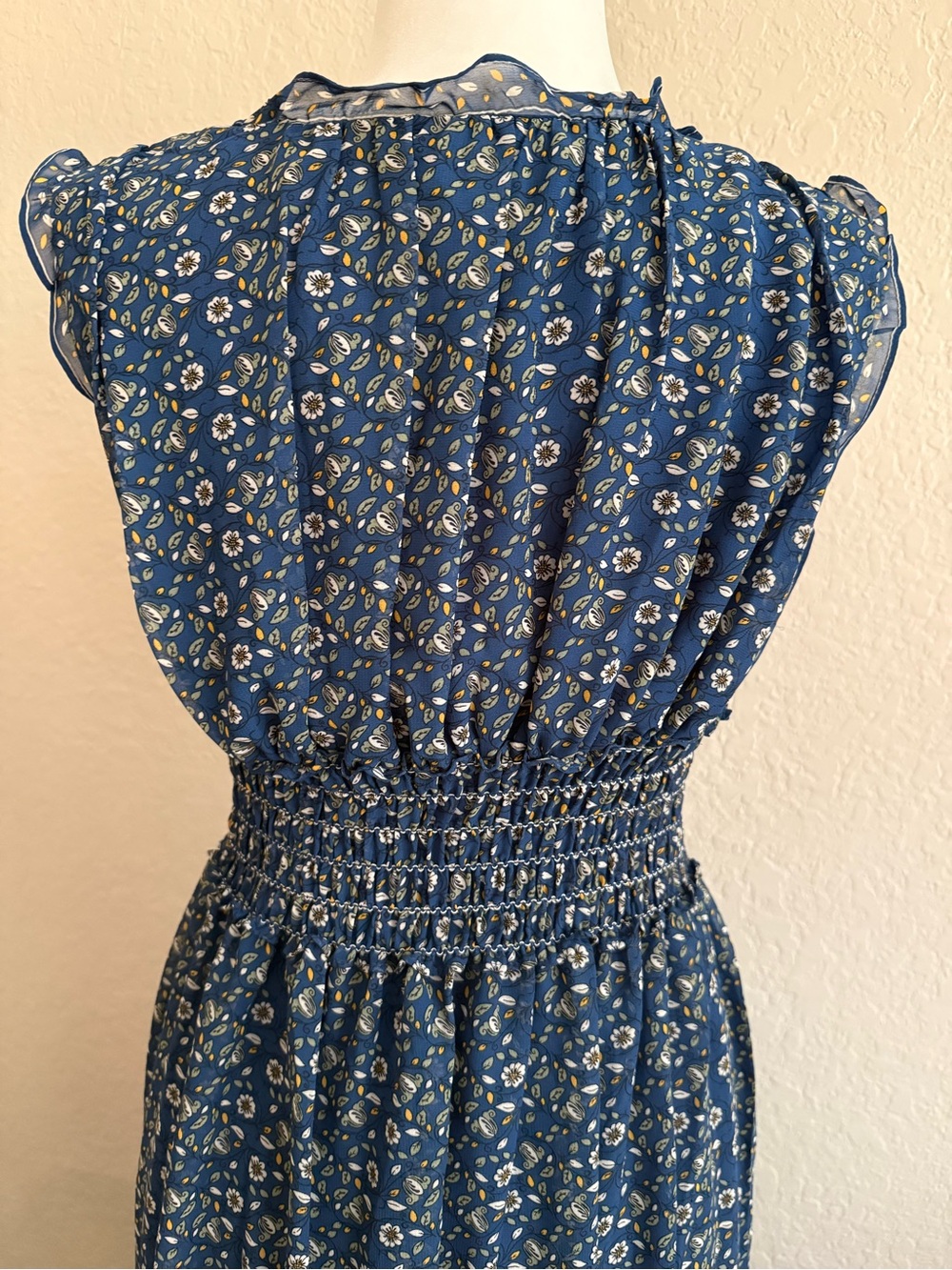 Max Studio Style 7905Y63 Georgette Smocked Maxi Dress - Medium - Picture 6 of 8